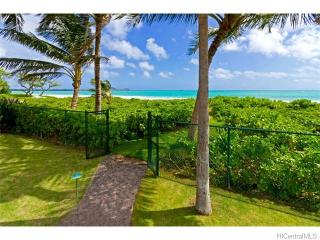 350 Dune Cir, Kailua, HI 96734-2139