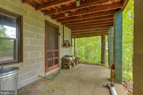 588 Shannondale Rd, Harpers Ferry WV 25425-4757 exterior