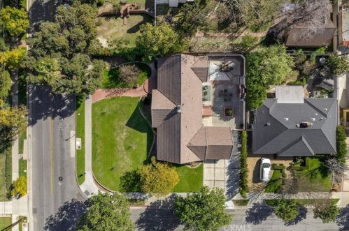 864 Kenneth Rd, Glendale CA  91202-1448 exterior