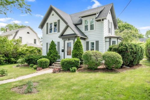 120 Elm St, Sycamore, IL 60178-1811