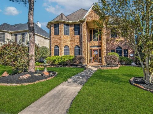1503 Pine Forest Dr, Pearland, TX 77581-8710