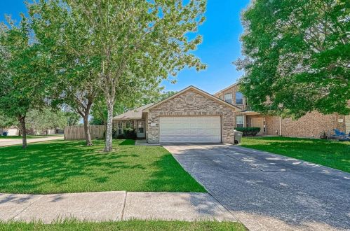 5734 Wandering Creek Dr, Richmond TX  77469-6190 exterior