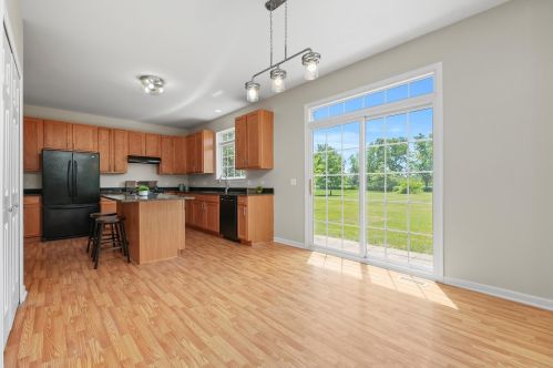 909 Vintage Way, Spring Grove IL  60081-8257 exterior