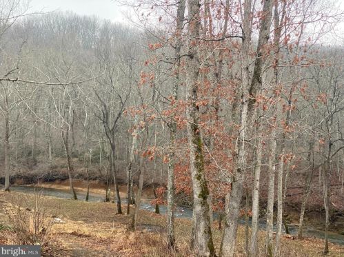 7848 Cub Dr, Marshall, VA 20115-2629