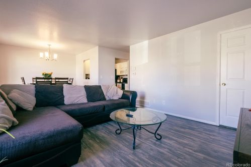 3721 Riverside Pkwy, Greeley CO  80620-2801 exterior