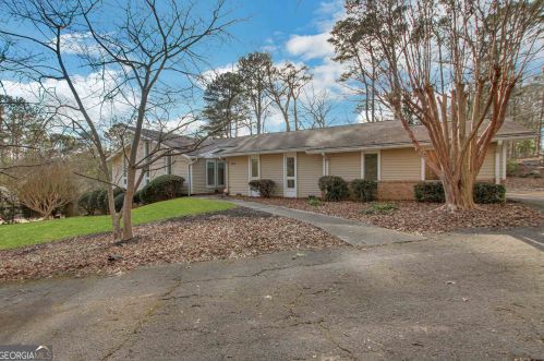 2079 Silversmith Ln, Stone Mountain, GA 30087-1712