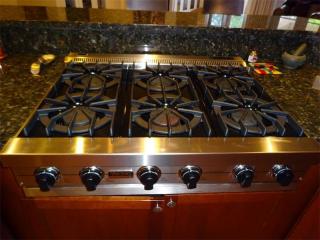 897 Inman Village Pkwy, Atlanta GA  30307-5517 exterior