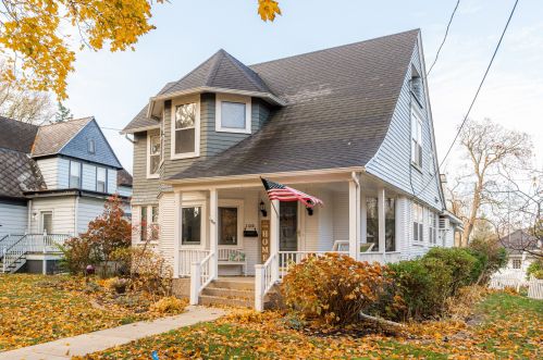 109 Alma St, Sycamore IL  60178-1624 exterior