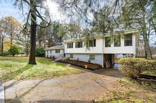 2929 Dover Dr, Duluth, GA 30096-3520