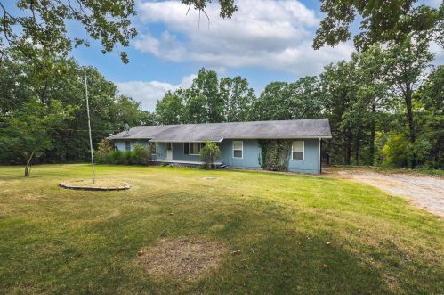 9134 Sunset Dr, Bloomsdale, MO 63627-8804