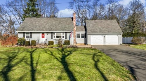 54 Saginaw St, Wapping CT  06074-2122 exterior
