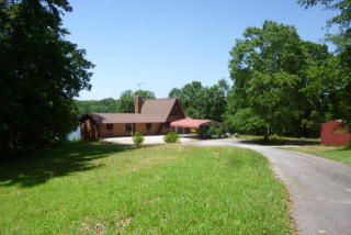 128 Mountain Shore Dr, Greenwood, SC 29649-8600