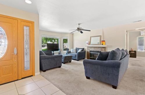 15839 Staples Rd, Ramona, CA 92065-4829
