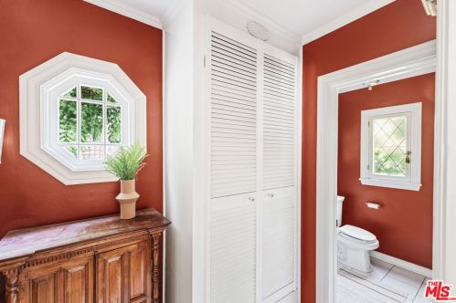 2480 Chevy Chase Dr, Glendale CA  91206-1845 exterior