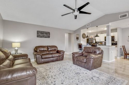 2409 Highmont Dr, Garland TX 75041-3246 exterior