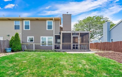 1151 Bradbury Cir, Carol Stream IL  60188-3903 exterior