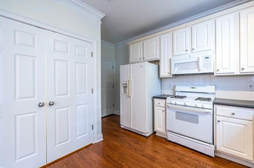 968 Herndon St, Atlanta GA  30318-5263 exterior