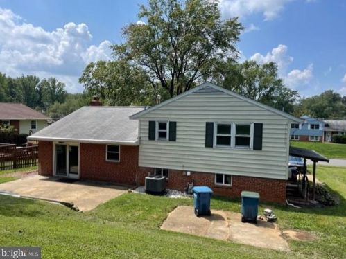 8109 Hatteras Ln, Springfield VA  22151-2016 exterior