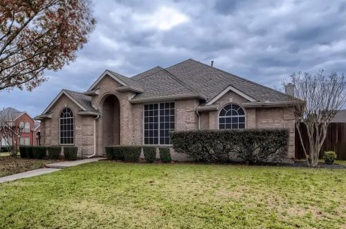 1401 Summerhill Dr, Carrollton TX 75007-6049 exterior