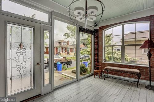 2031 Manada St, Harrisburg, PA 17104-2952