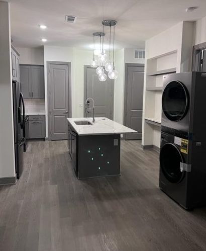 2700 Old Denton Rd, Carrollton TX 75007 exterior