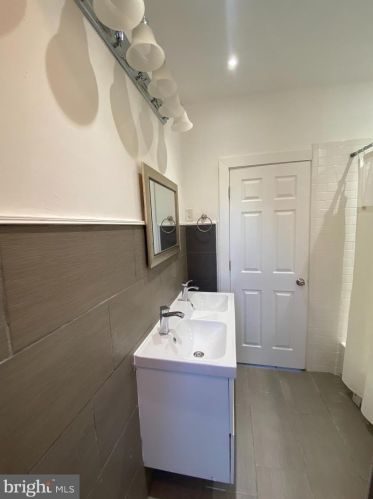 1040 Cantrell St, Philadelphia PA  19148-3007 exterior