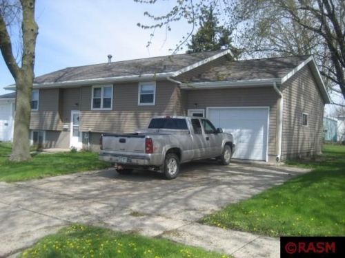 109 10th Ave, Otisco, MN 56093-3121