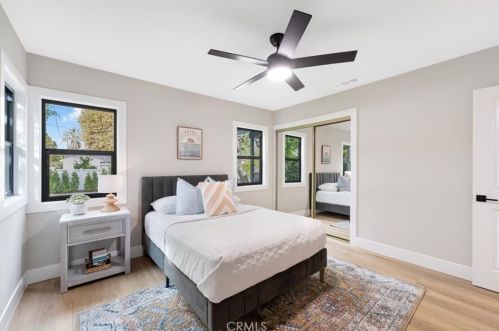 14942 Camarillo St, Van Nuys CA  91403-2004 exterior