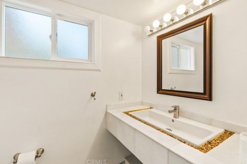 370 Yorkshire Cir, Anaheim CA 92808-1313 exterior