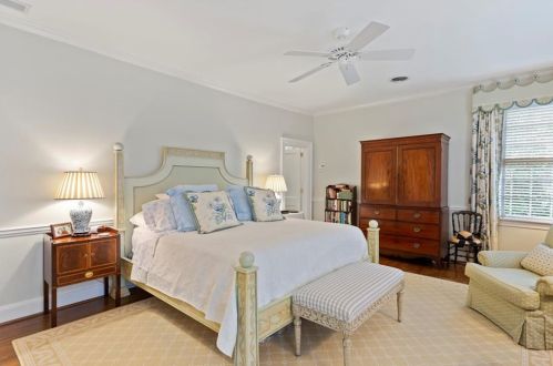 2867 Habersham Rd, Atlanta GA  30305-2939 exterior