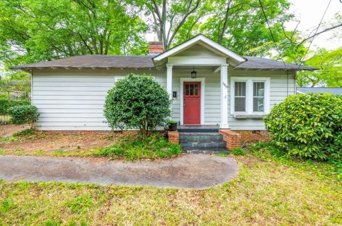 569 Etowah Dr, Marietta, GA 30060-1218