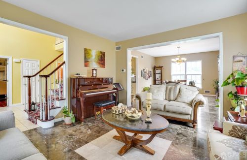 10 Crestwood St, Piscataway NJ  08854 exterior