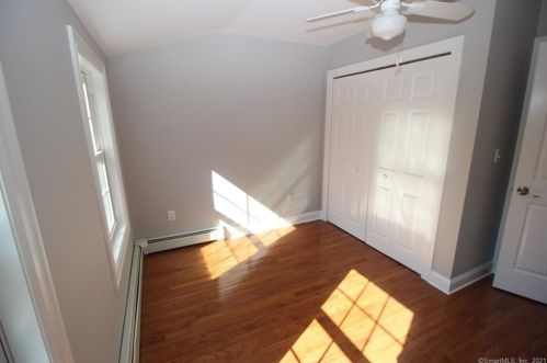 6 Pearmain Rd, Huntington CT  06484-2122 exterior
