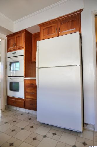 257 Cumberland Rd, Glendale CA  91202-1342 exterior