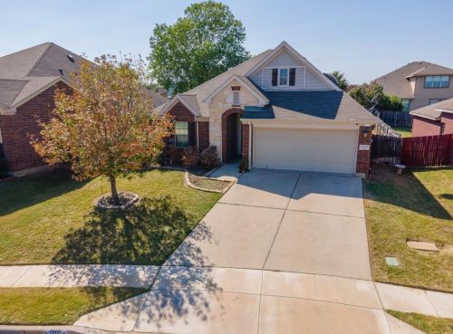 2712 Merry Vw Ln, Fort Worth TX  76120-5655 exterior