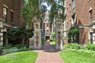 400 Ridge Ave, Evanston IL  60202-2816 exterior