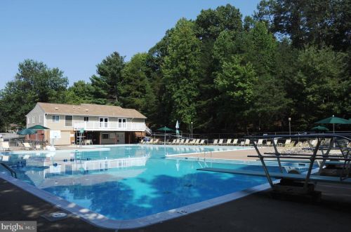 8105 Willowdale Ct, Springfield VA  22153-3620 exterior