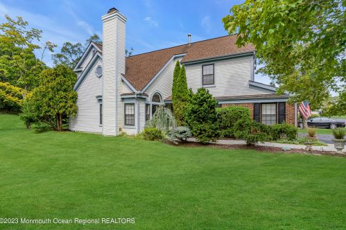 181 Old Orch Ln, Tinton Falls NJ 07712-2570 exterior