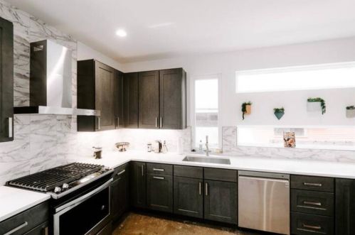 1216 Delano St, Austin, TX 78721-2104