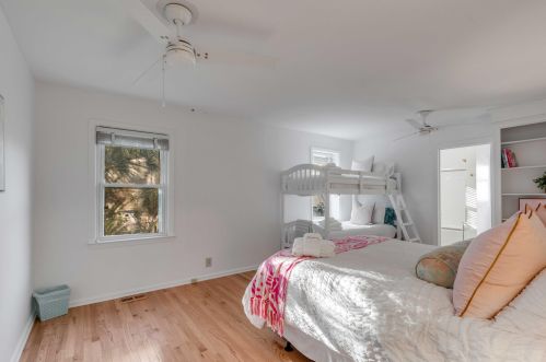 2201 Palm Blvd, Isle Of Palms SC  29451-2349 exterior