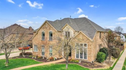 2540 Grn Oak Dr, Carrollton TX 75010-4221 exterior