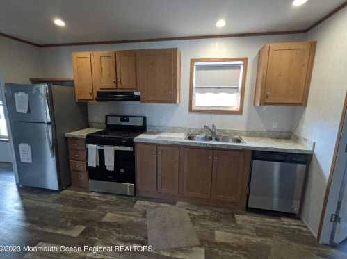 63 1st St, Lakehurst NJ  08759-5639 exterior