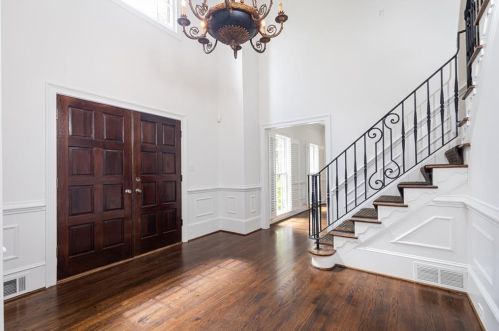 3986 Fernway Ct, Atlanta GA  30319-1667 exterior