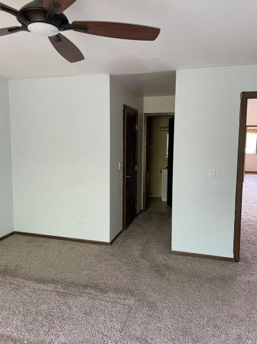 23 Windward Cir, Willowbrook IL  60527-2227 exterior