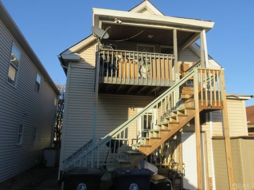 283 Keene St, Perth Amboy, NJ 08861-2621