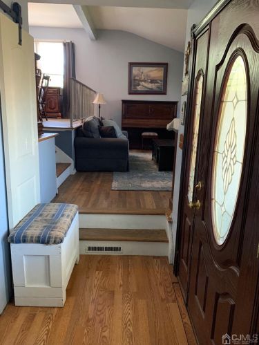 38 Wilson Dr, Perth Amboy, NJ 08863-1518