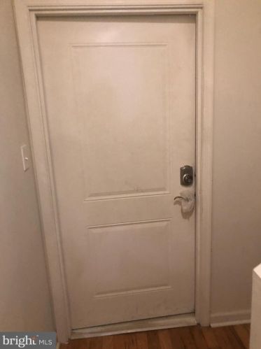 2239 12th St, Philadelphia, PA 19133-1035