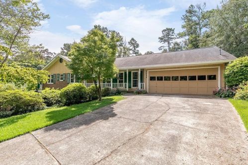 1694 Bent River Dr, Lilburn, GA 30047-4580
