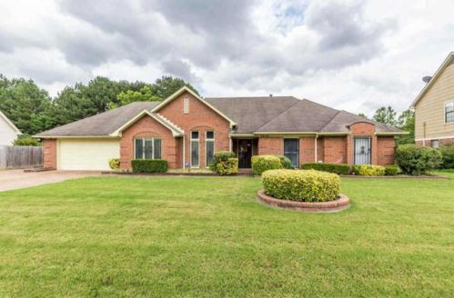2004 Brownsford Ln, Cordova, TN 38016-5256
