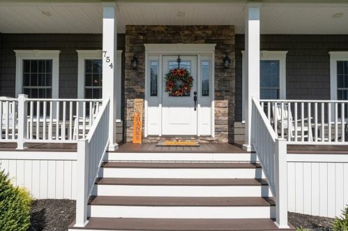 754 Reservoir Rd, Kensington, CT 06037-2830